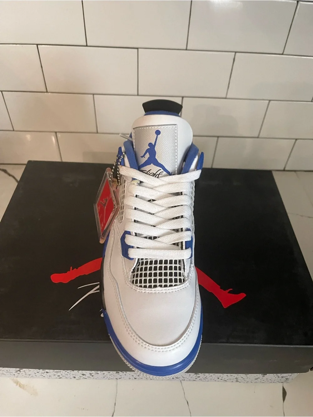 Men’s Retro 4 Motorsports Size 5.5.